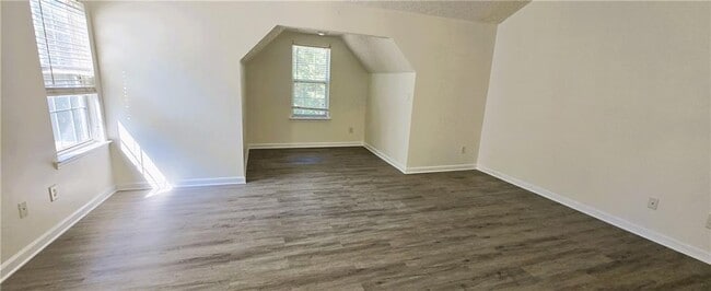 Building Photo - 345 Oakland Pl Dr