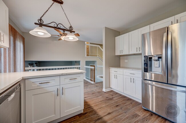 Building Photo - 4 N Birchwood Dr