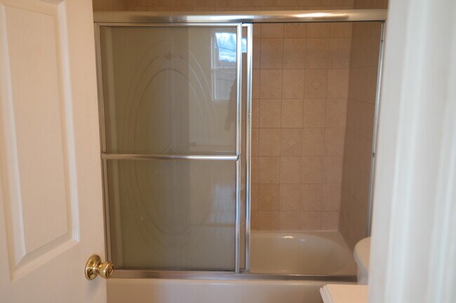 Building Photo - Charming 2 Bedroom/2.5 Bathroom Townhome in Linwood/Patterson Park, MD!