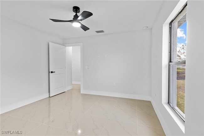 Building Photo - 452 Mercedes Ct