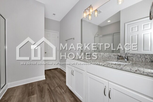 Building Photo - 174 River Pointe Dr