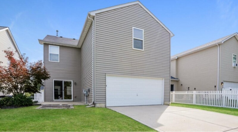 Building Photo - 1027 Glengarry Dr