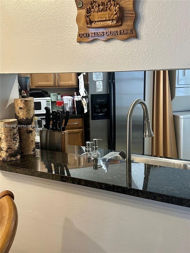 Building Photo - 1211 S Independence Dr