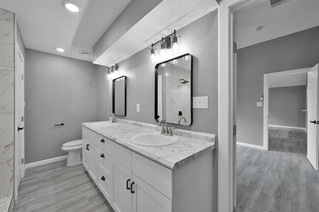 Building Photo - 22603 Pebworth Pl