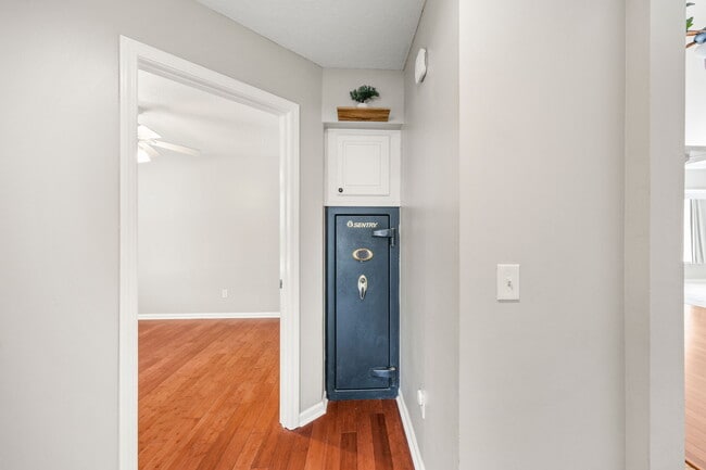 Building Photo - 2229 Lookout Landing