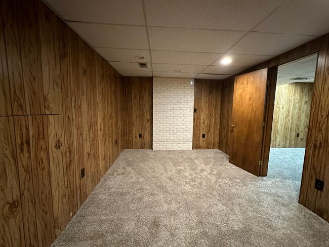 Building Photo - Adorable Three Bedroom Home with Central Air!