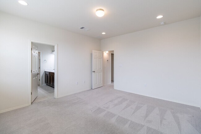 Building Photo - Charming Oasis in Wells Branch: Spacious 3-Bed Home with Stylish Upgrades!