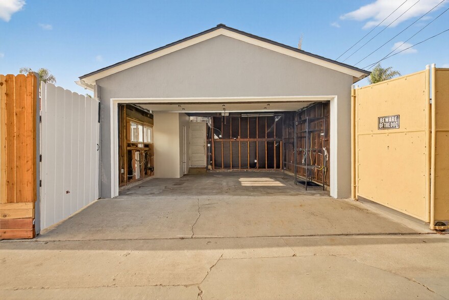 Building Photo - 242 Claremont Ave