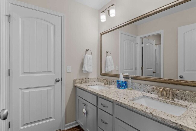 Building Photo - Fantastic home in Bradley Park.