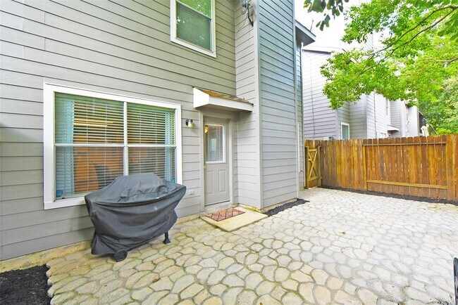 Building Photo - 46 Marble Rock Pl