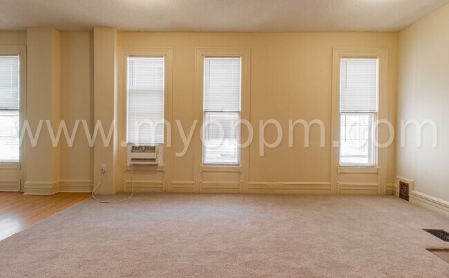 Building Photo - 1146 S 32nd St