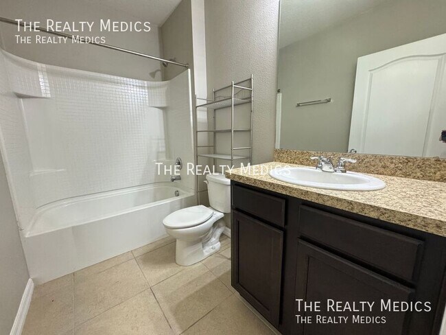 Building Photo - 1665 Laurel Oaks Dr