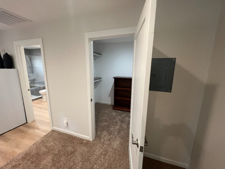 Building Photo - 1524 Mira Mar Ave