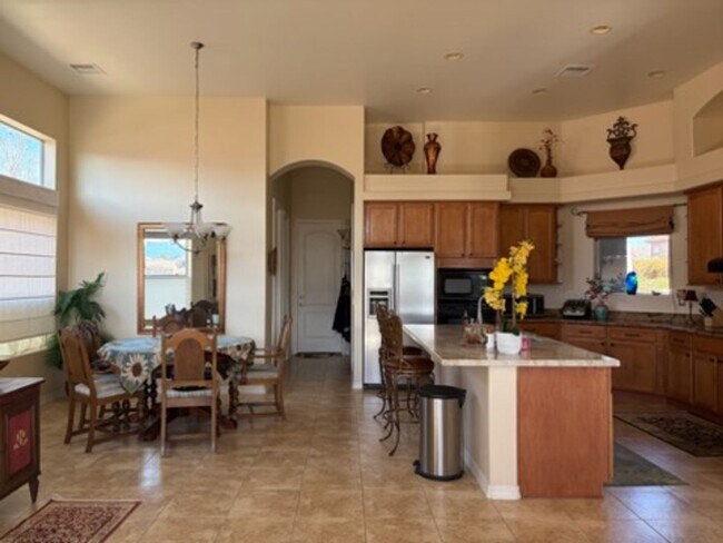 Building Photo - FULLY FURNISHED LUXURY HOME ON GOLF COURSE