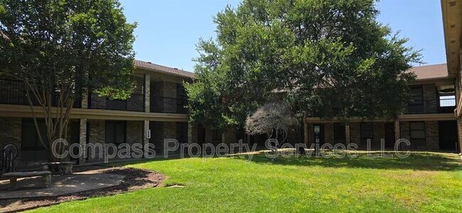 Primary Photo - 1214 Baylor Ave