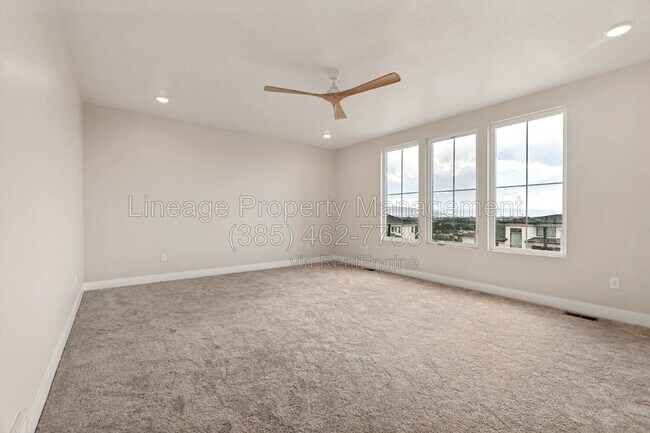 Building Photo - 707 N 1540 E