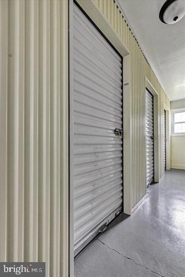 Building Photo - 13 Warren Lodge Ct