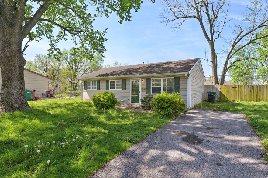 Building Photo - 1604 Parklane Dr