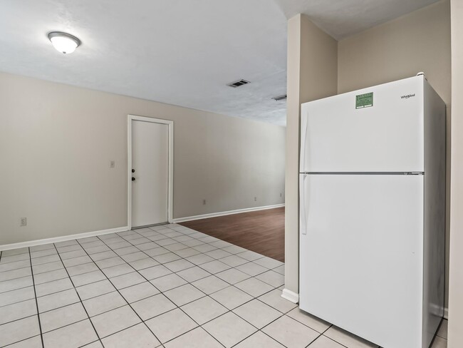 Building Photo - 8760 Minnow Creek Dr