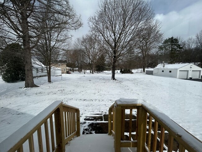 Building Photo - Fully Renovated 3 Bedroom, 2 Full Bath Home on a Double Lot in Grove City!