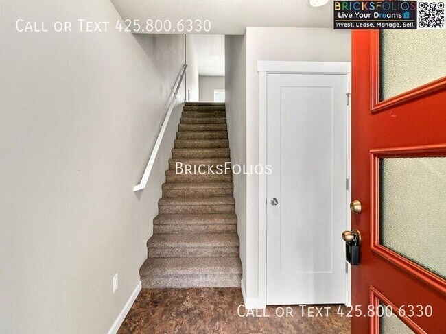 Building Photo - Discover Your Dream Corner Townhome in Olympia