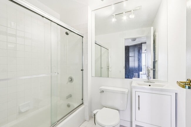 Building Photo - 345 W Fullerton Pkwy