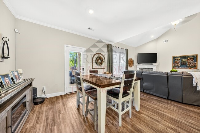 Building Photo - 6897 Omaha Dr