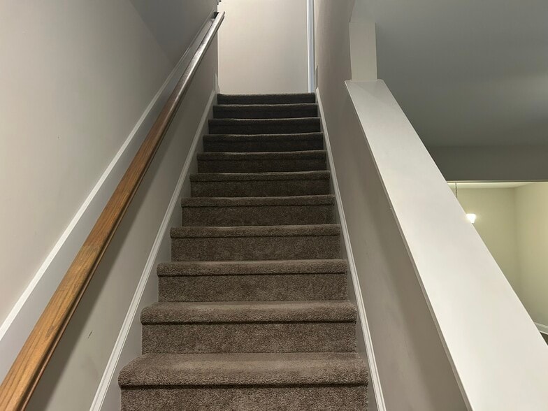 Building Photo - 644 Barlow Rd