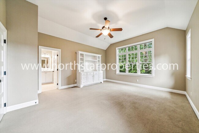 Building Photo - New Exquisitely Designed Dream Home in Lak...