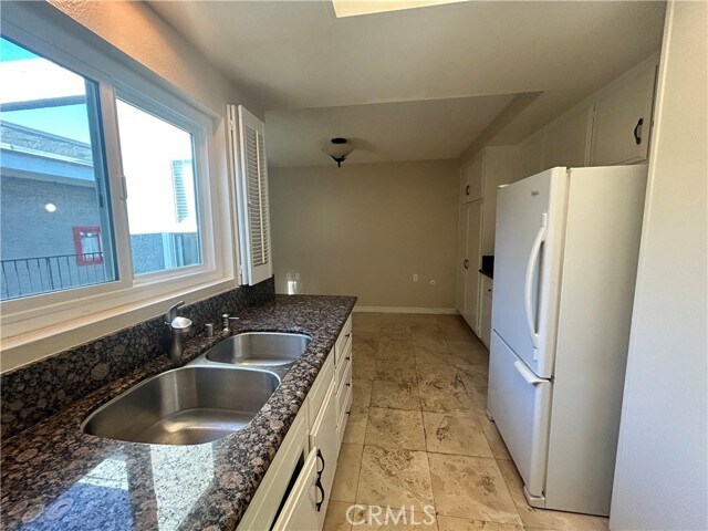 Building Photo - 2404 Via Mariposa W
