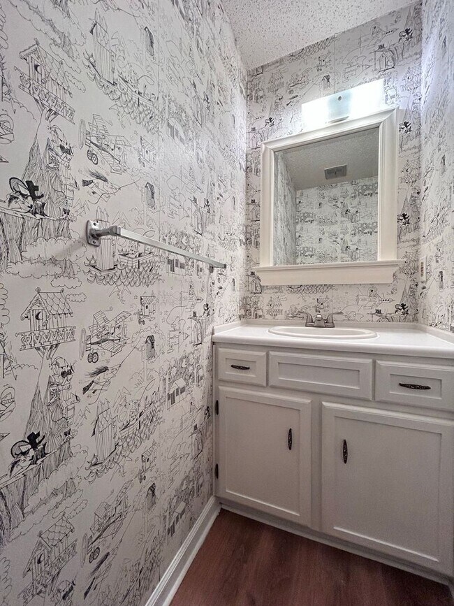 Building Photo - Charming 3-Bedroom Townhome in VB "ASK ABO...