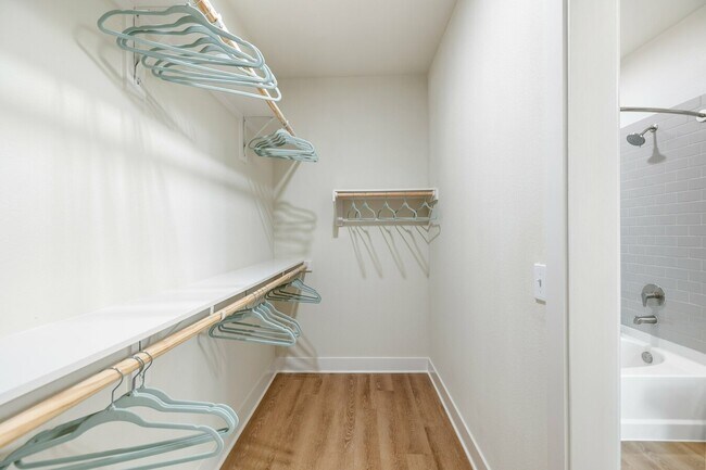 Building Photo - Incredible Savings: Up to 2 Months Rent-Free
