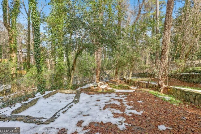 Building Photo - 1840 Camellia Dr