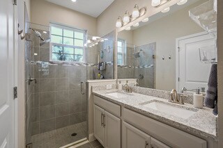 Building Photo - Like New Townhome in Heritage Oaks!