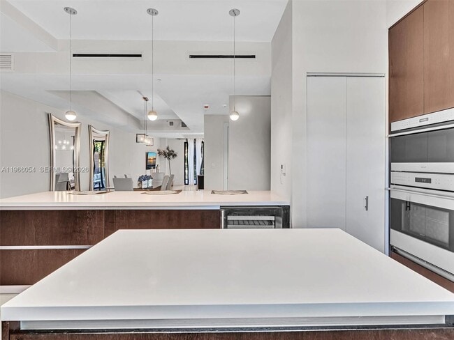 Building Photo - 3040 N Ocean Blvd