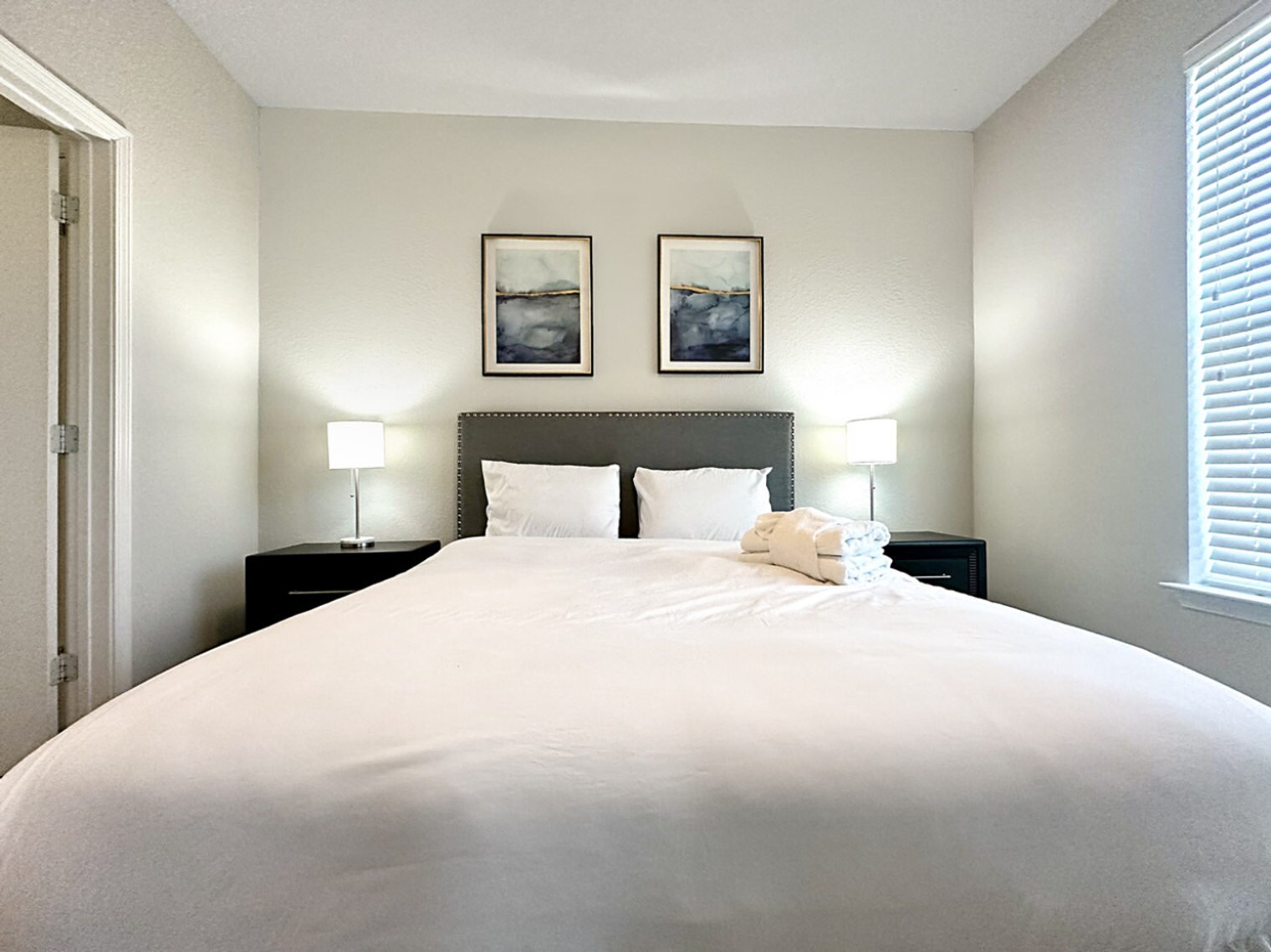 Building Photo - 1323 Sands Ter E