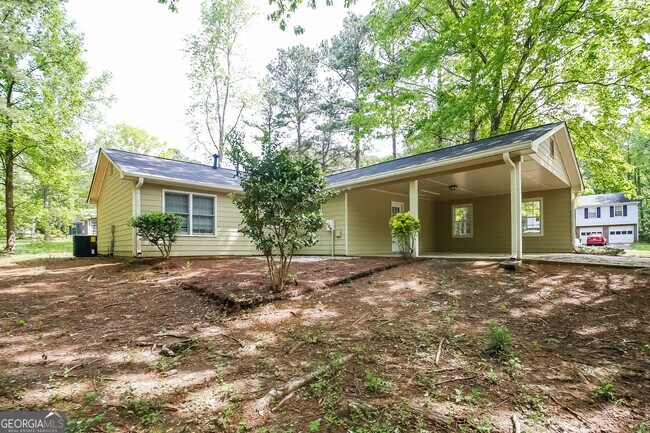 Building Photo - 606 Hamlet Ct SE