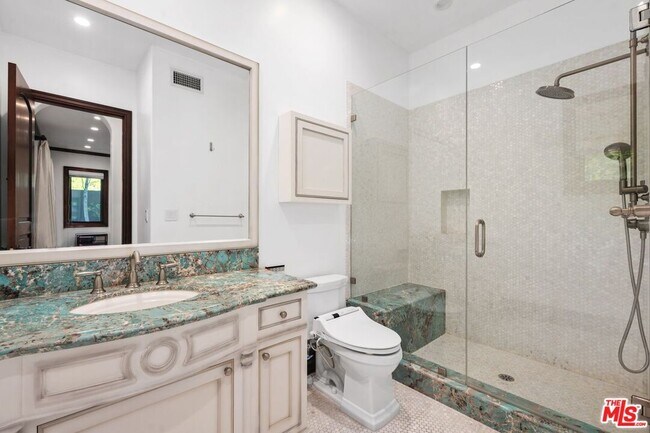 Building Photo - 2108 San Ysidro Dr