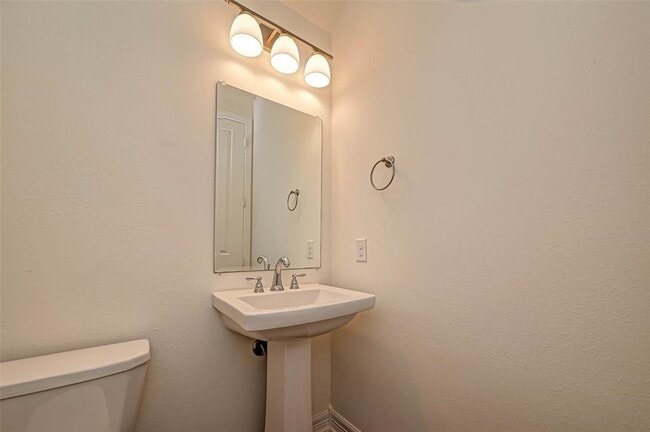 Building Photo - 28214 Evergreen Cove Ln
