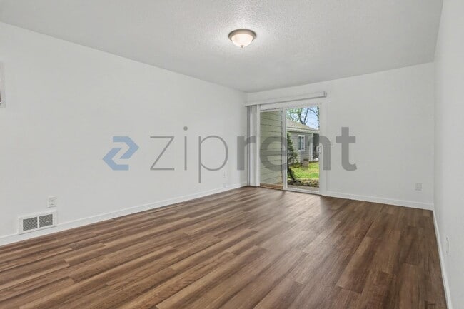 Building Photo - 2742 SE 138th Ave