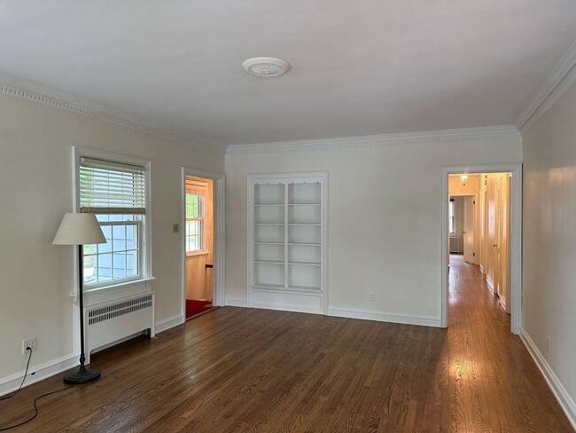 Building Photo - 2227 E Woodstock Pl