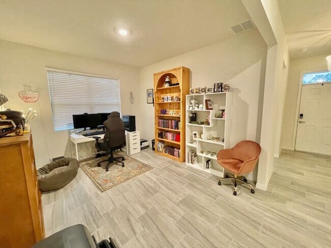 Building Photo - Sanford - 2 Bedroom, 2 Bathroom - $2,495.00