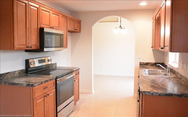 Building Photo - Three Bedroom-Two Bath-Single Family home-...