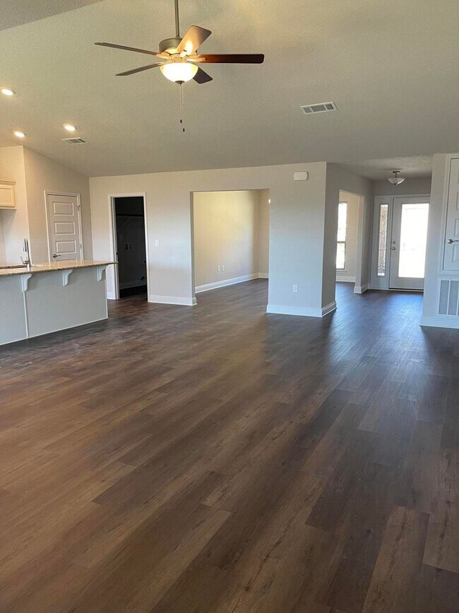 Building Photo - Newest/Largest home on the market in Crest...
