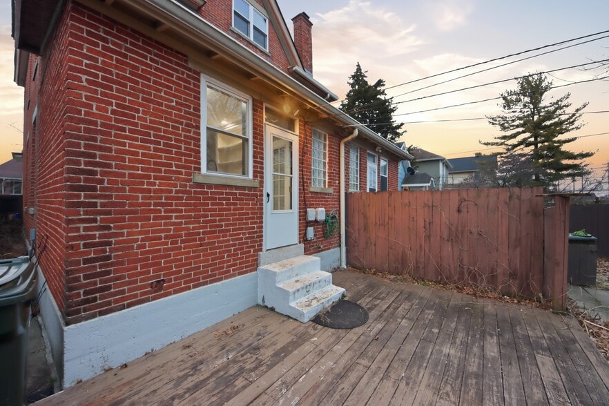 Building Photo - 767 Wager St