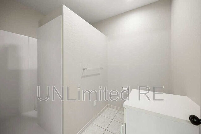 Building Photo - 6001 N Tower Ln