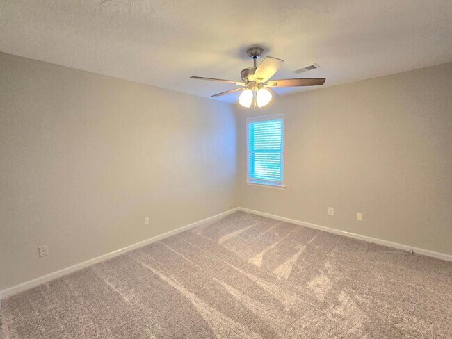 Building Photo - 4876 Rolling Hill Rd