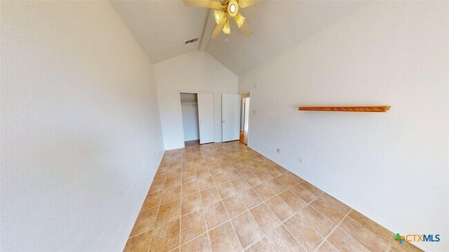 Building Photo - 411 Tomahawk Dr