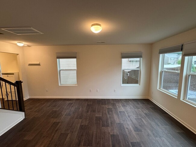 Building Photo - 509 Falls Ln