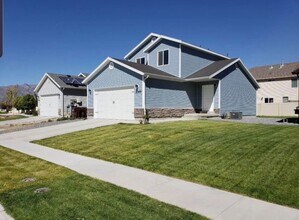 Building Photo - 2349 Jim Bridger Dr